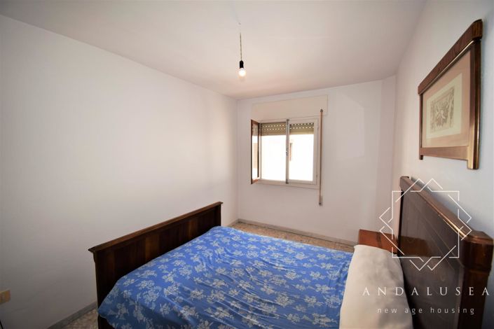 Image No.28-4 Bed Property for sale