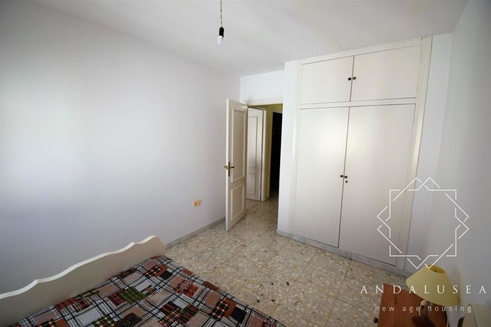 Image No.32-4 Bed Property for sale