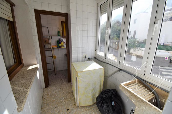 Image No.37-4 Bed Property for sale