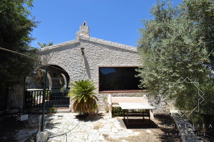 Image No.12-6 Bed Property for sale