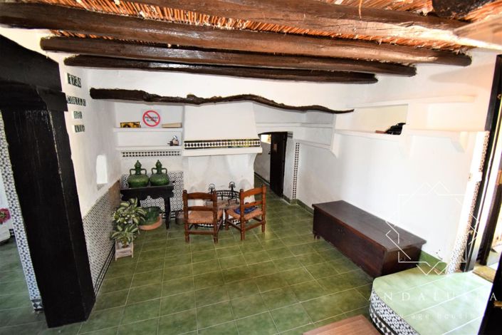 Image No.23-6 Bed Property for sale