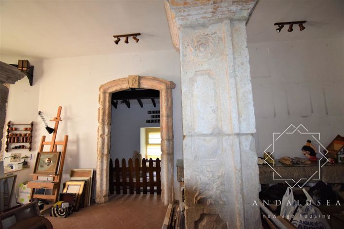 Image No.36-6 Bed Property for sale