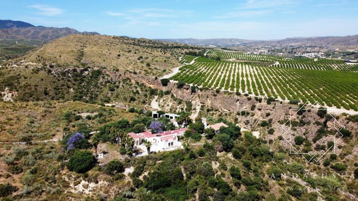 Image No.4-6 Bed Property for sale