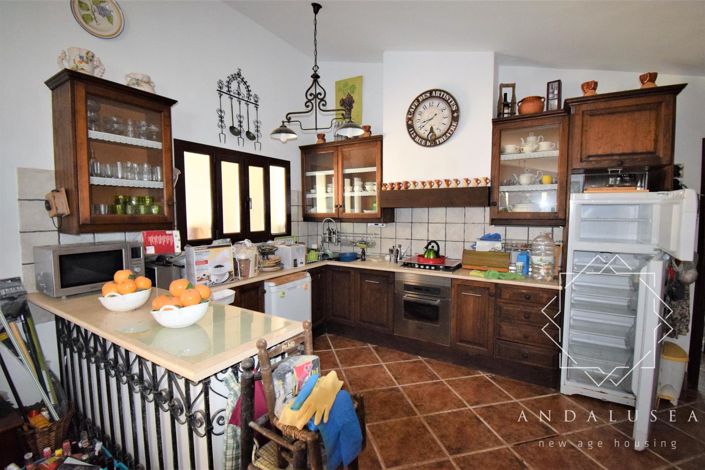 Image No.47-6 Bed Property for sale