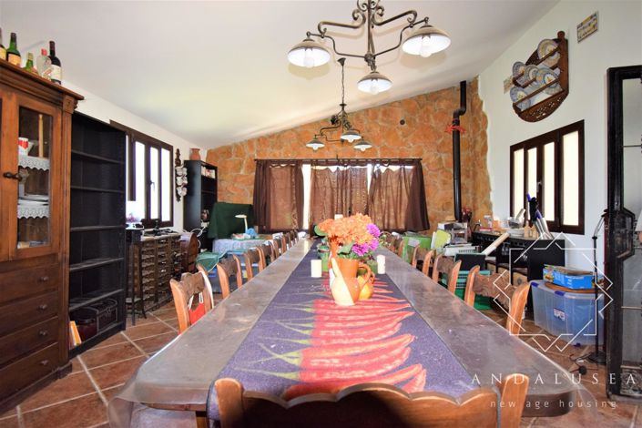 Image No.48-6 Bed Property for sale