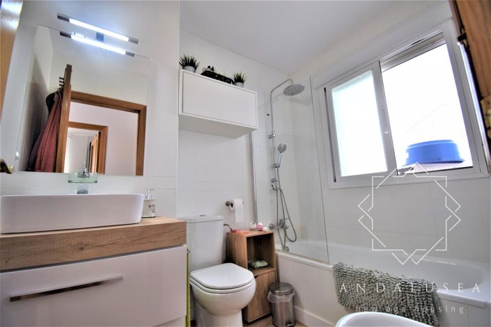 Image No.14-2 Bed Property for sale