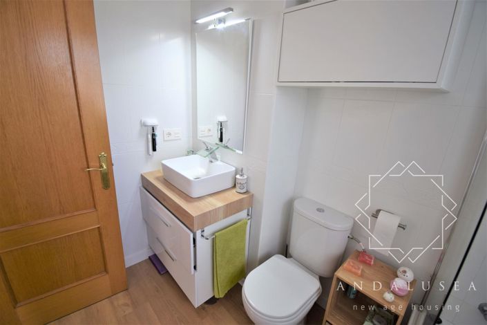 Image No.16-2 Bed Property for sale