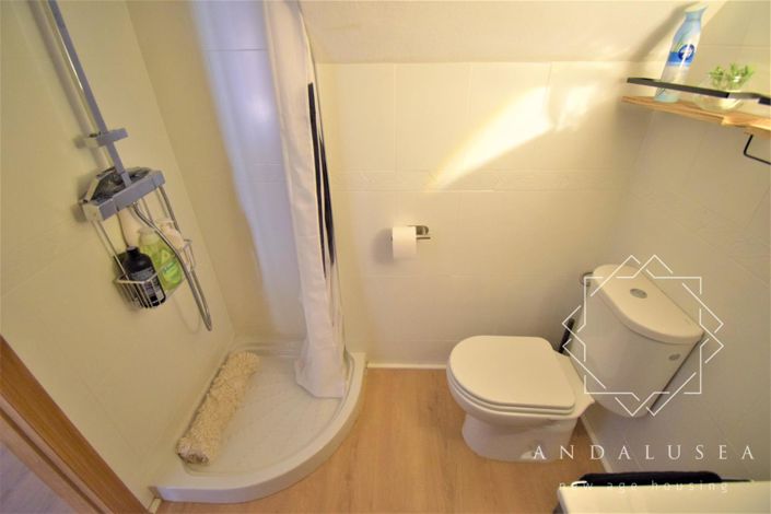 Image No.17-2 Bed Property for sale