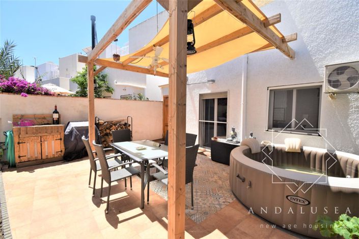 Image No.30-2 Bed Property for sale