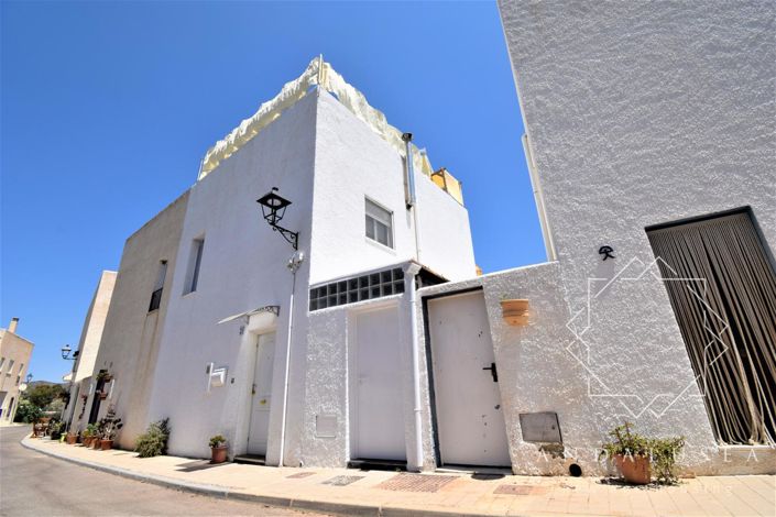 Image No.40-2 Bed Property for sale