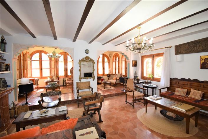 Image No.19-4 Bed Property for sale