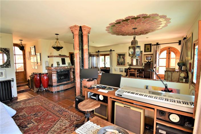 Image No.28-4 Bed Property for sale