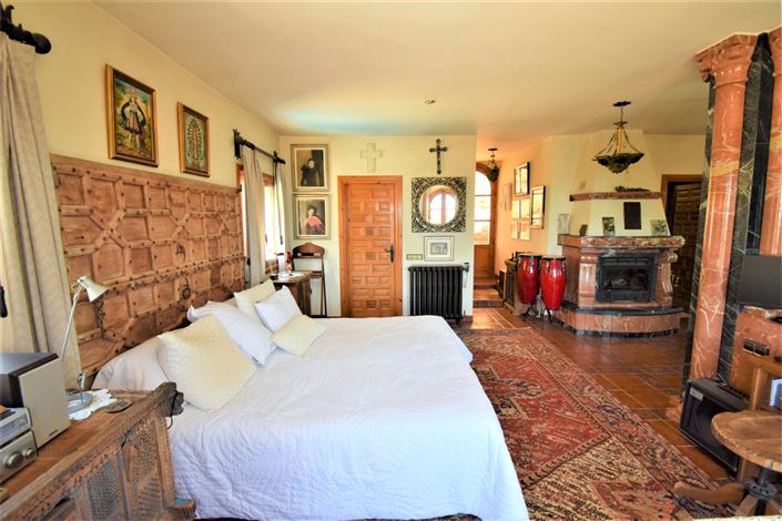 Image No.29-4 Bed Property for sale