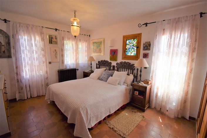 Image No.38-4 Bed Property for sale