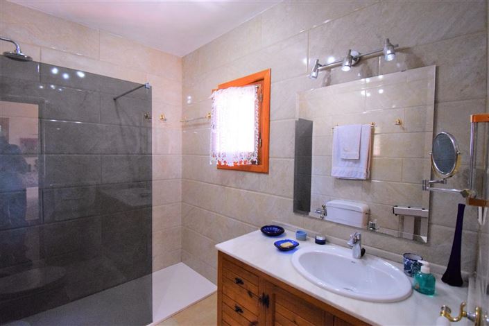 Image No.40-4 Bed Property for sale