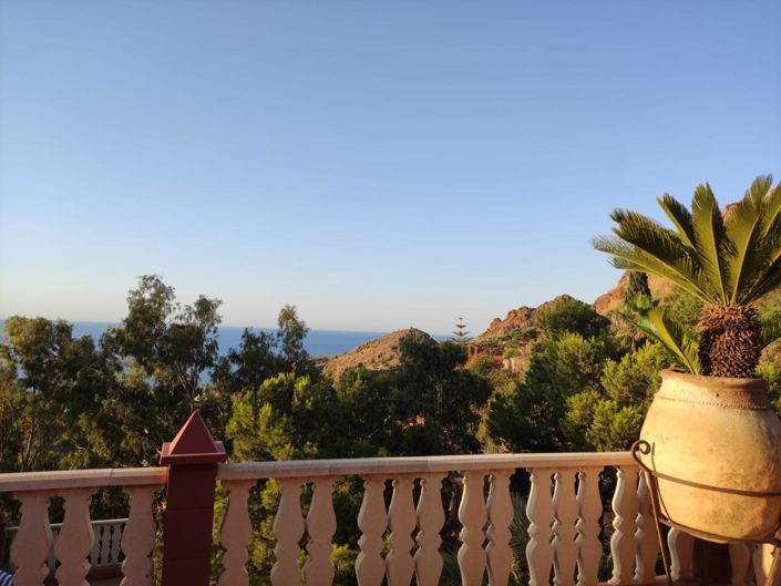 Image No.68-4 Bed Property for sale