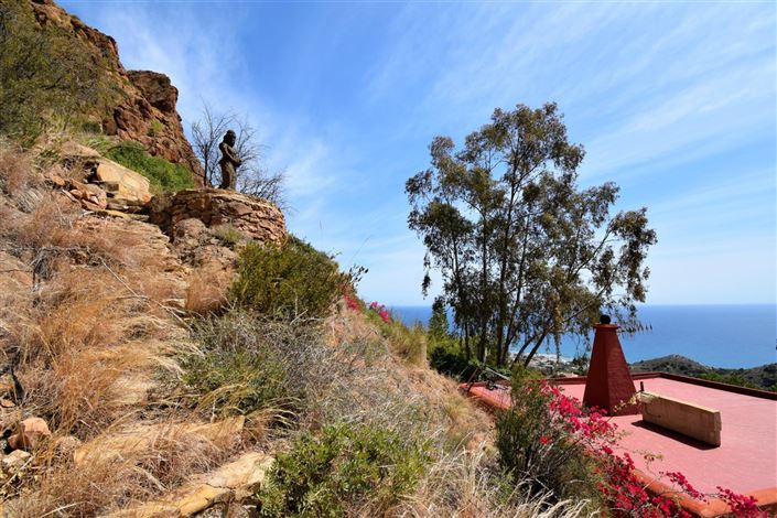 Image No.8-4 Bed Property for sale