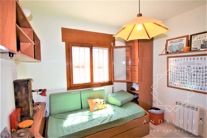 Image No.23-3 Bed Property for sale