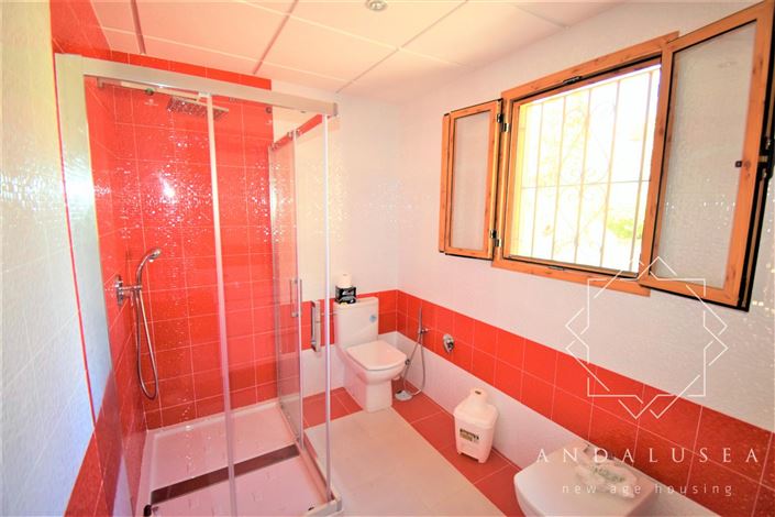 Image No.25-3 Bed Property for sale