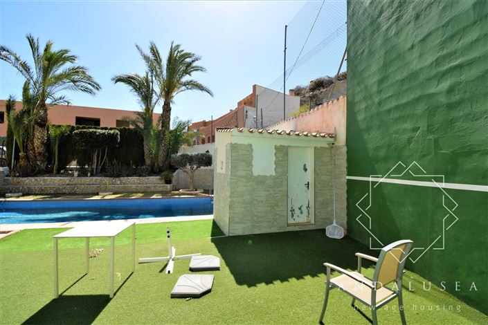 Image No.45-3 Bed Property for sale