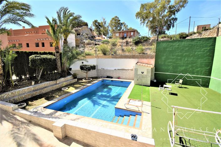 Image No.47-3 Bed Property for sale