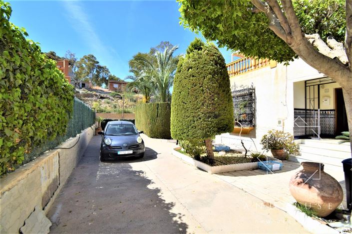 Image No.52-3 Bed Property for sale