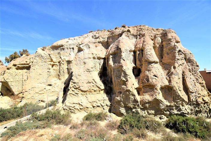 Image No.59-3 Bed Property for sale