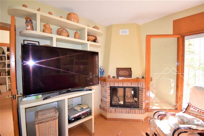 Image No.8-3 Bed Property for sale