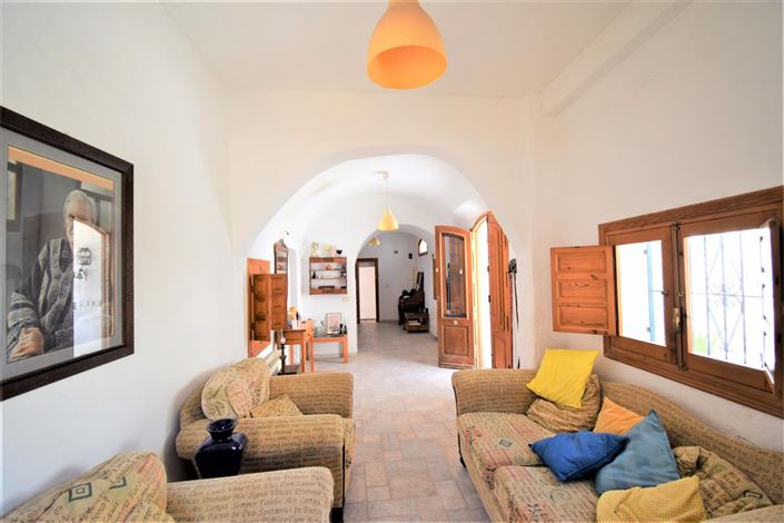 Image No.15-7 Bed Property for sale