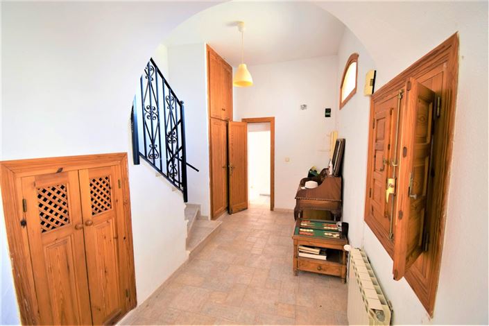 Image No.16-7 Bed Property for sale