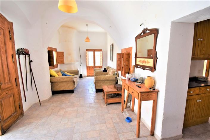 Image No.17-7 Bed Property for sale