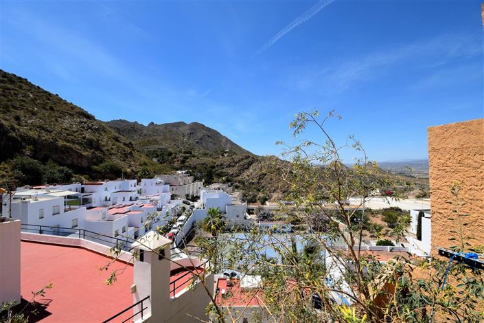 Image No.23-7 Bed Property for sale