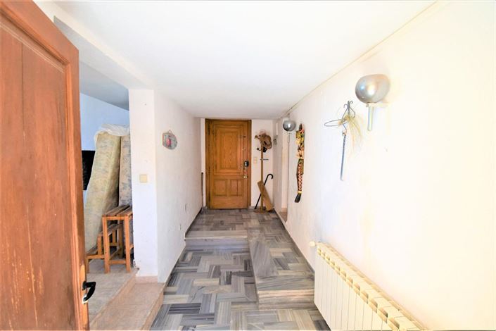 Image No.25-7 Bed Property for sale