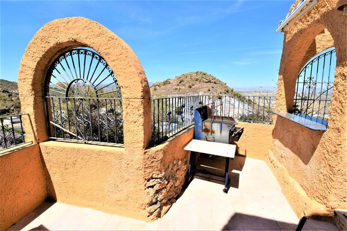 Image No.29-7 Bed Property for sale