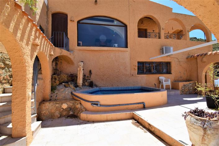 Image No.32-7 Bed Property for sale