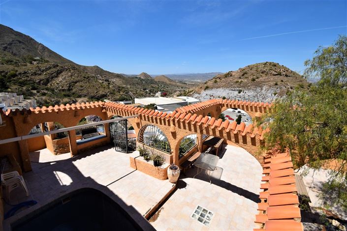 Image No.33-7 Bed Property for sale