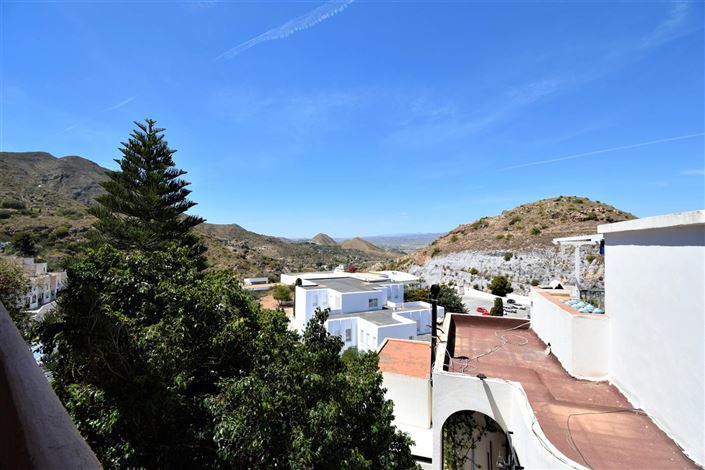 Image No.35-7 Bed Property for sale