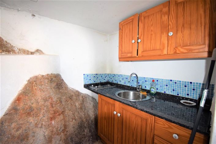 Image No.40-7 Bed Property for sale