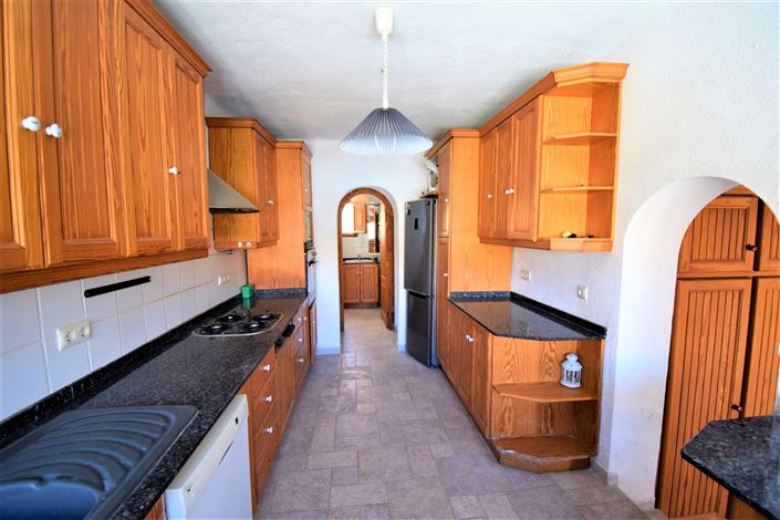 Image No.45-7 Bed Property for sale