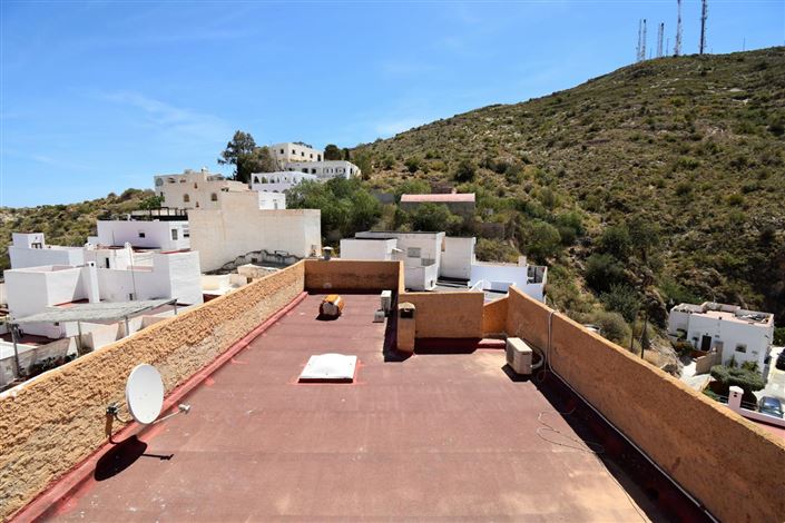 Image No.5-7 Bed Property for sale