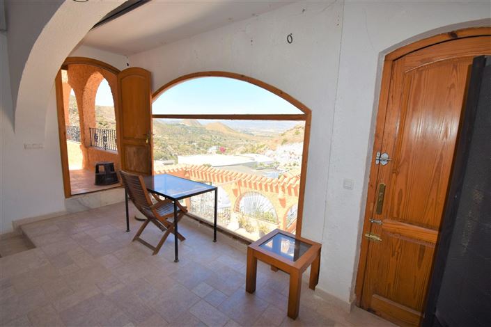 Image No.51-7 Bed Property for sale