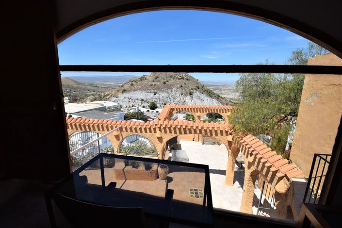 Image No.52-7 Bed Property for sale