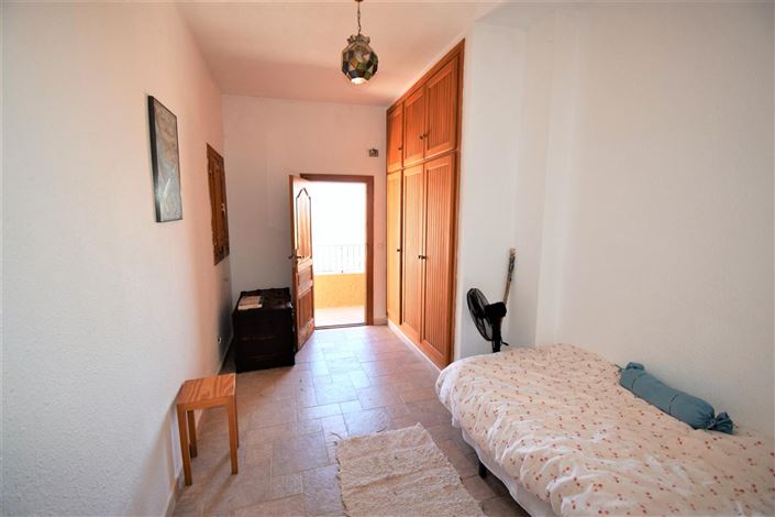 Image No.53-7 Bed Property for sale