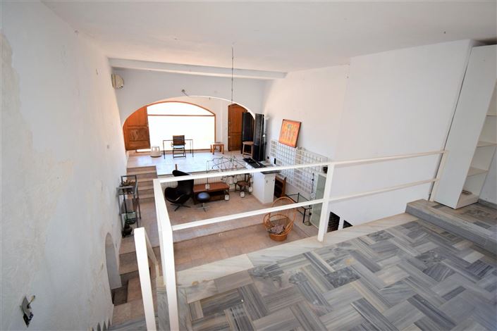 Image No.55-7 Bed Property for sale