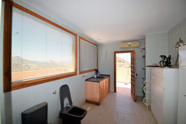 Image No.62-7 Bed Property for sale