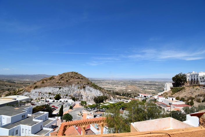 Image No.63-7 Bed Property for sale