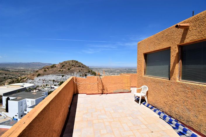 Image No.65-7 Bed Property for sale