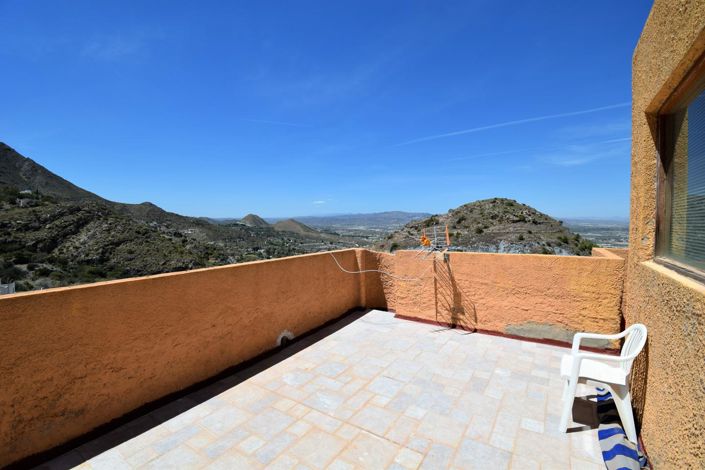 Image No.67-7 Bed Property for sale