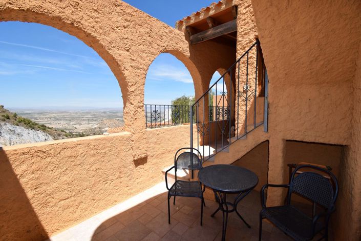 Image No.68-7 Bed Property for sale