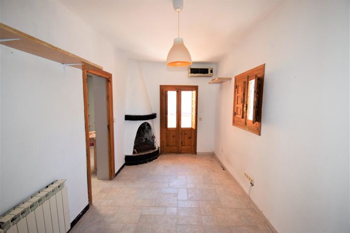 Image No.76-7 Bed Property for sale